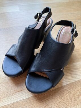 Sofft Black Leather Slingback Stacked Heel Sandals